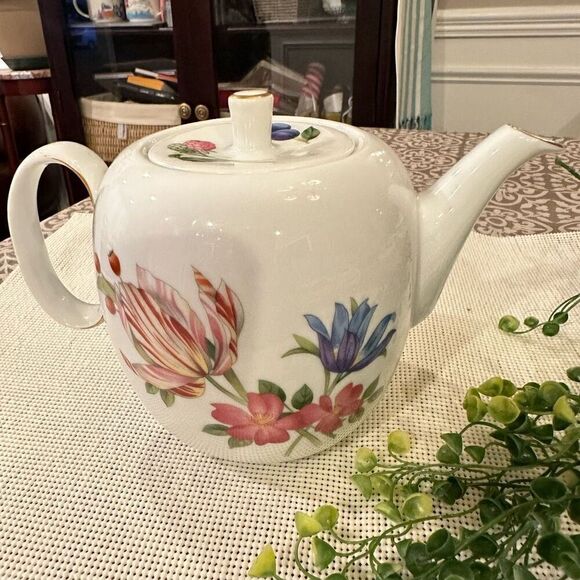 Royal Worcester Pershore Teapot with Lid‎ Fine Porcelain Gold Trim Vintage - Picture 2 of 10